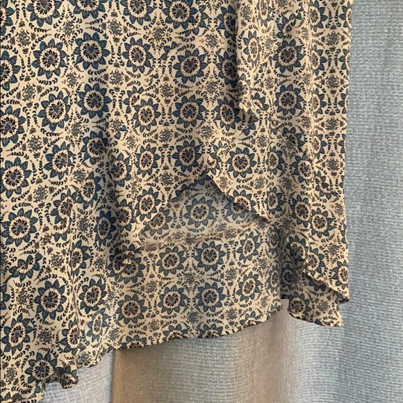 Ann Taylor Loft print blouse EUC - Picture 5 of 7